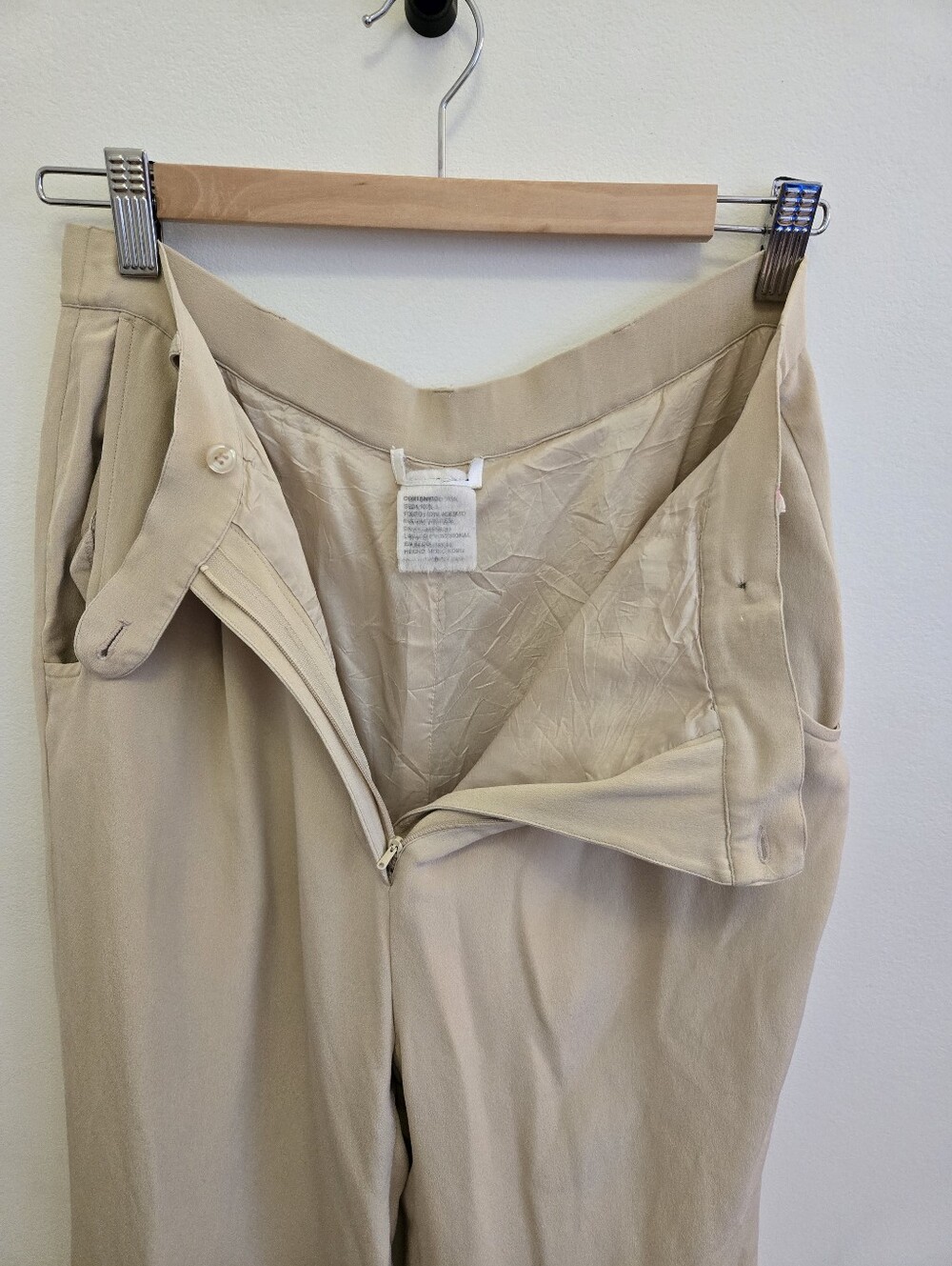 3/$30 Vintage High-Waist Silk Beige Trousers Size S/M - Picture 11 of 11